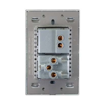 Placa Lucek 1 apagador sencillo y 1 contacto de 15 Módulos